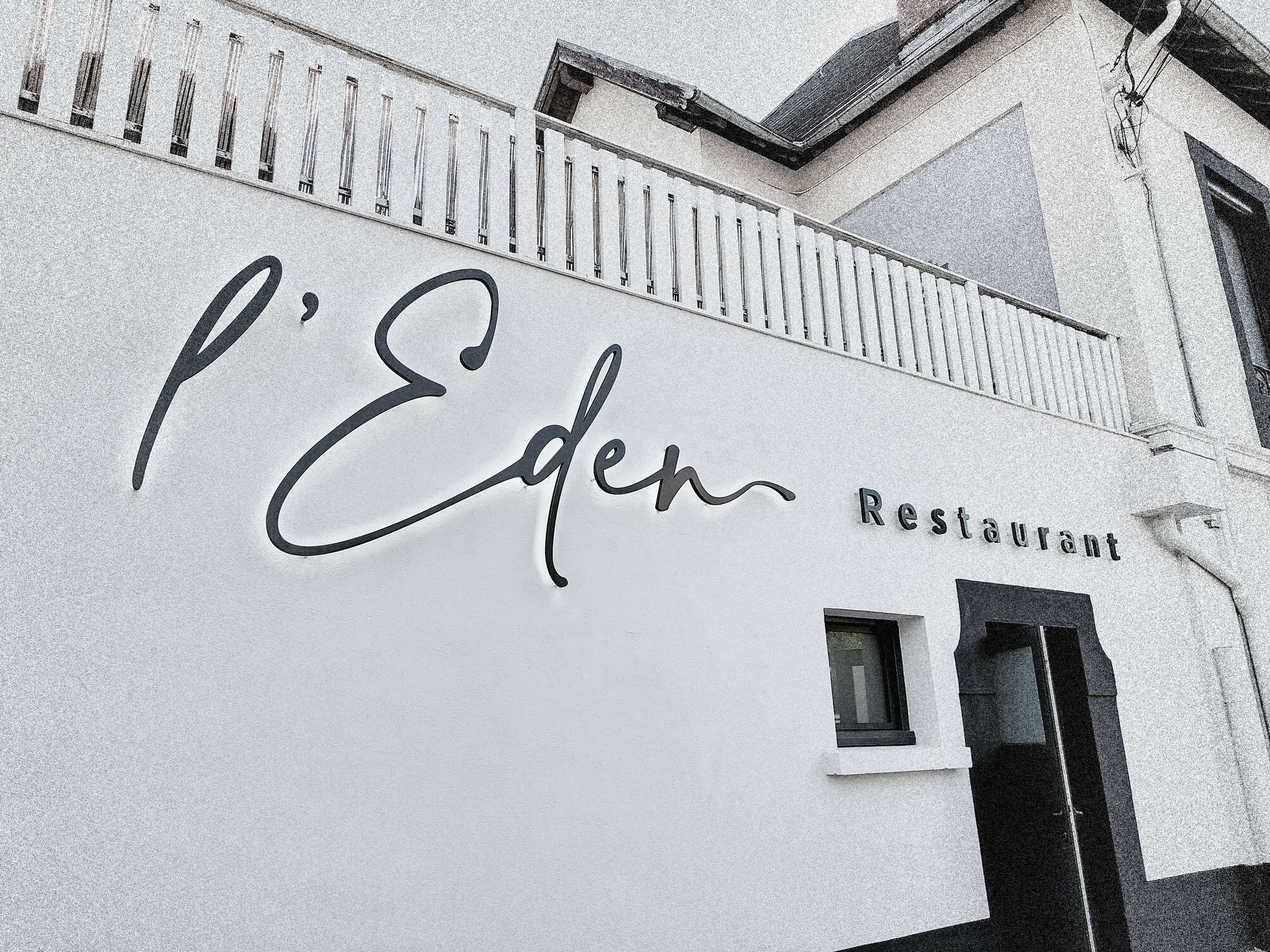 Grand Format - Enseigniste &agrave; Voiron